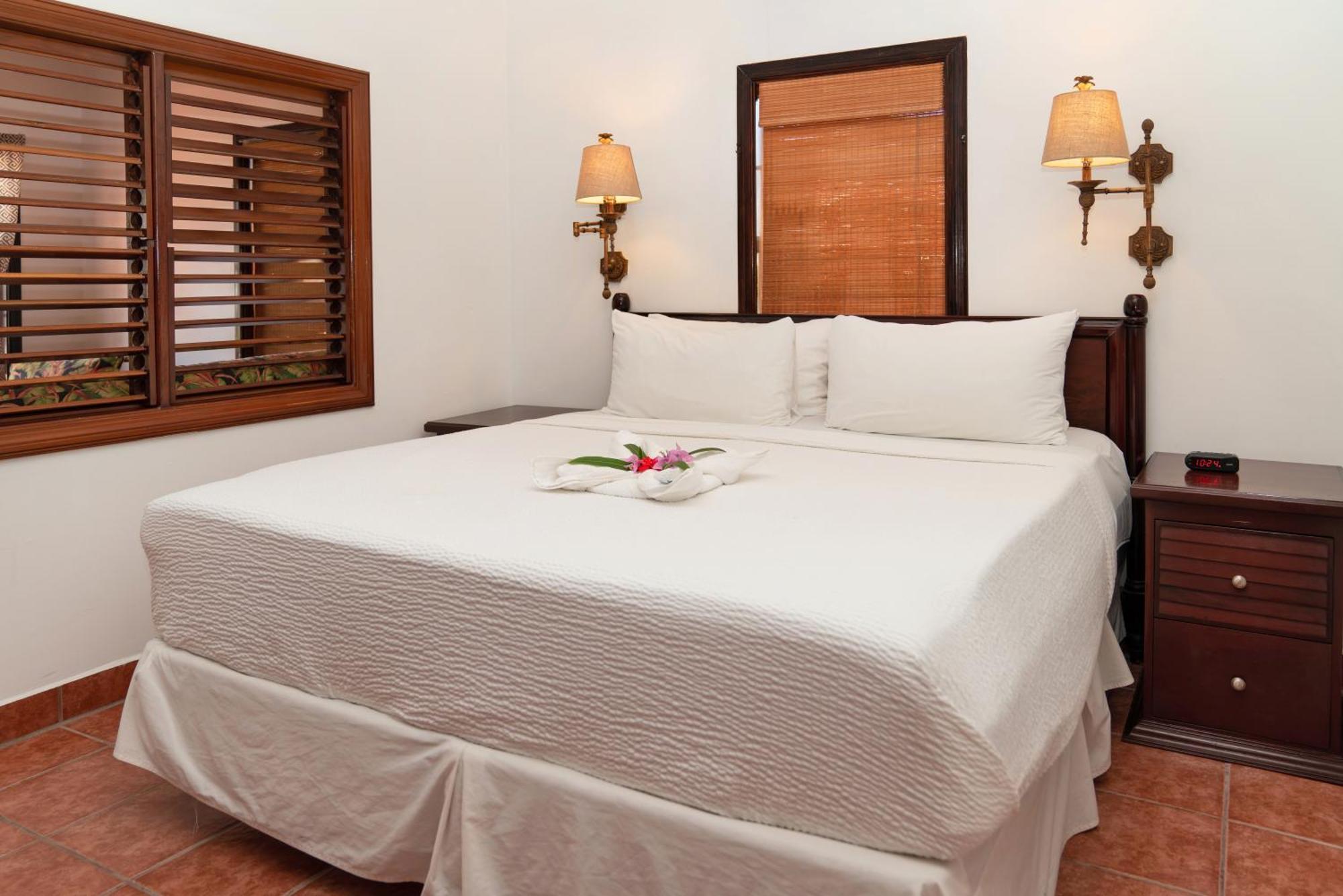 X'Tan Ha- The Waterfront Hotel San Pedro  Ngoại thất bức ảnh