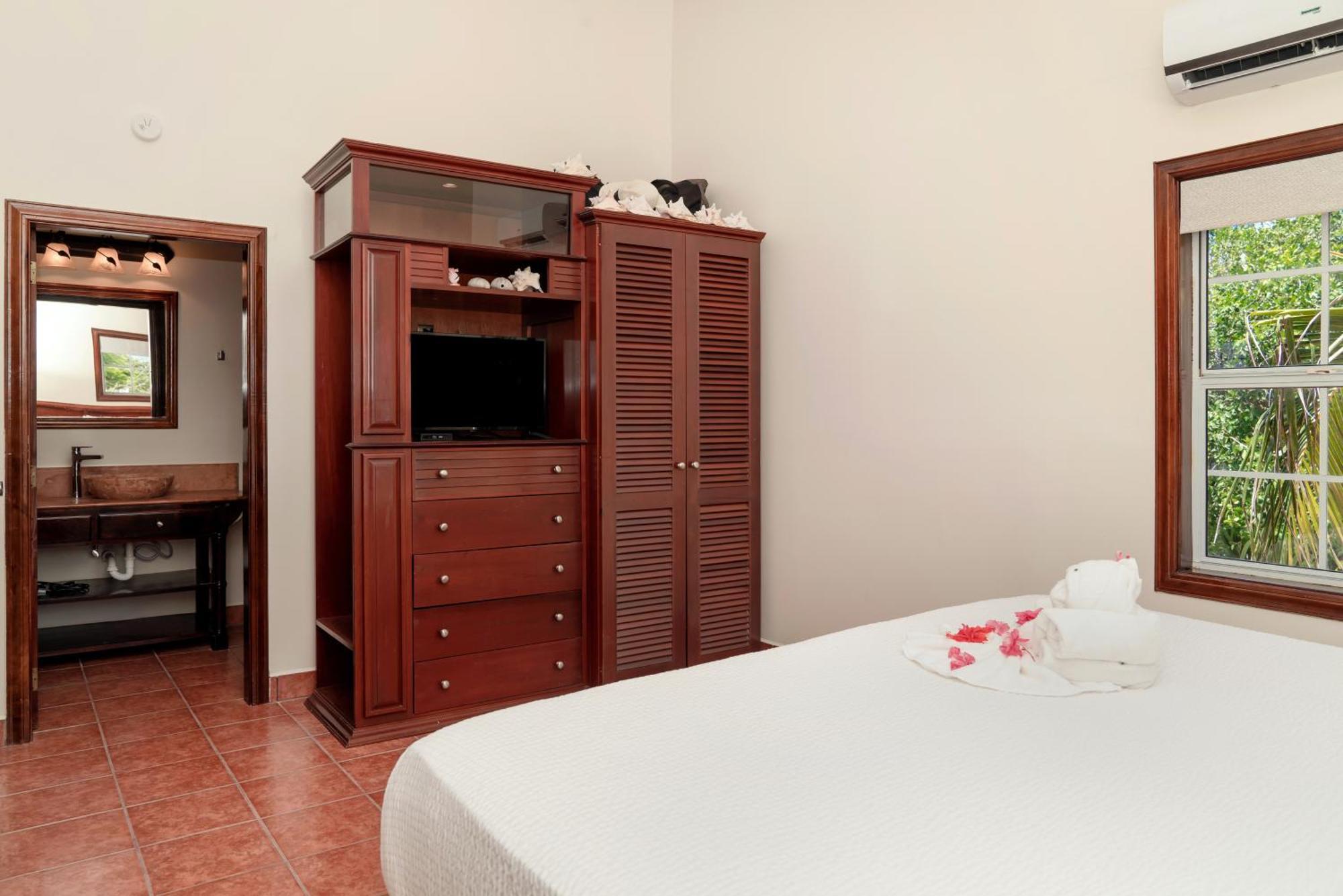 X'Tan Ha- The Waterfront Hotel San Pedro  Ngoại thất bức ảnh