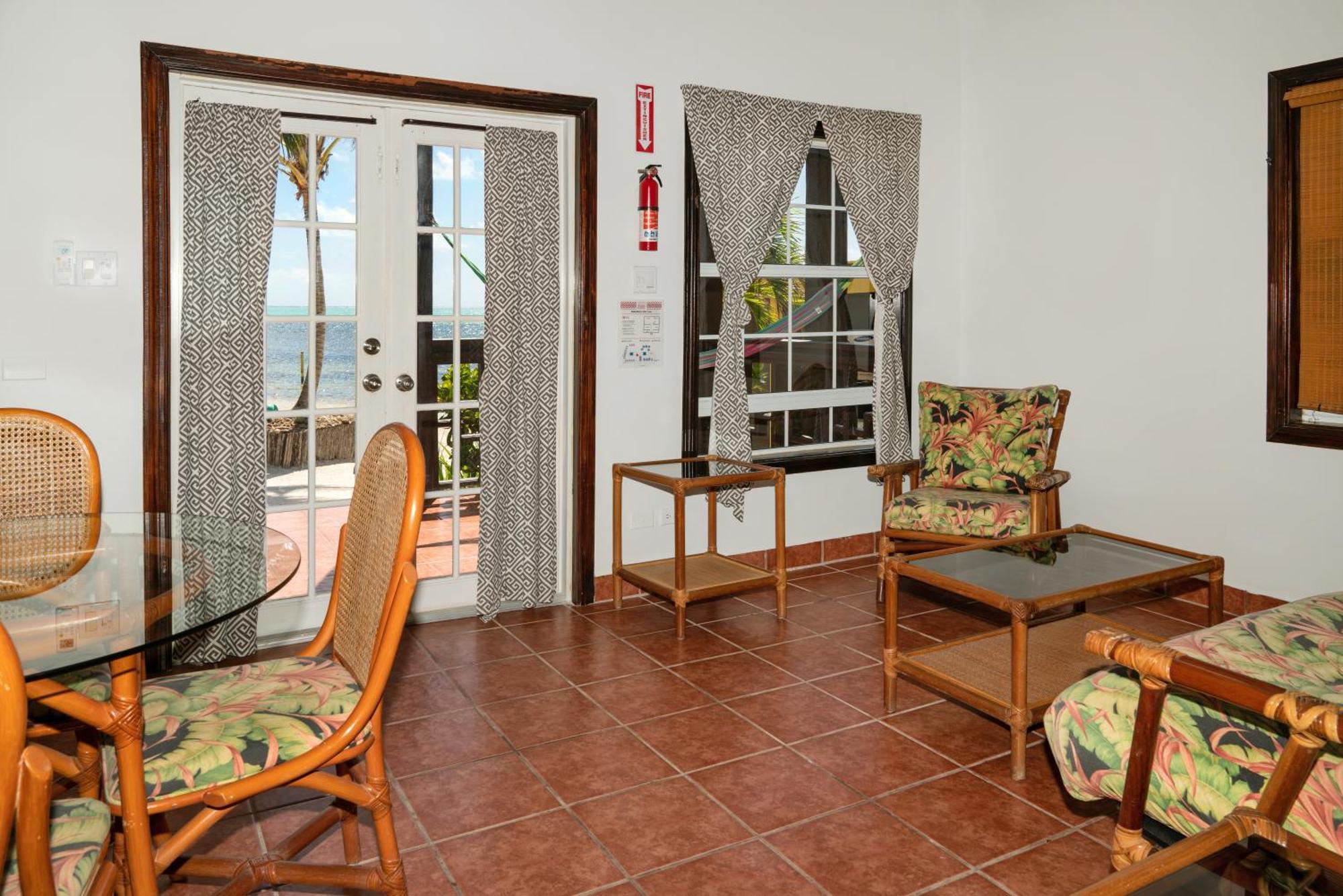 X'Tan Ha- The Waterfront Hotel San Pedro  Ngoại thất bức ảnh